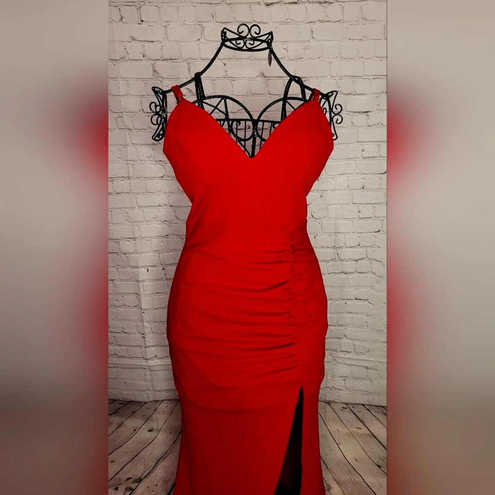 Evanna Formal Crepe Ruched Dress - Picture 2 of 3